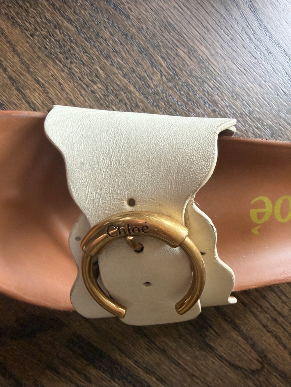 Chloé Cream Leather Scalloped Slide Sandals with Gold Buckles - Picture 4 of 8